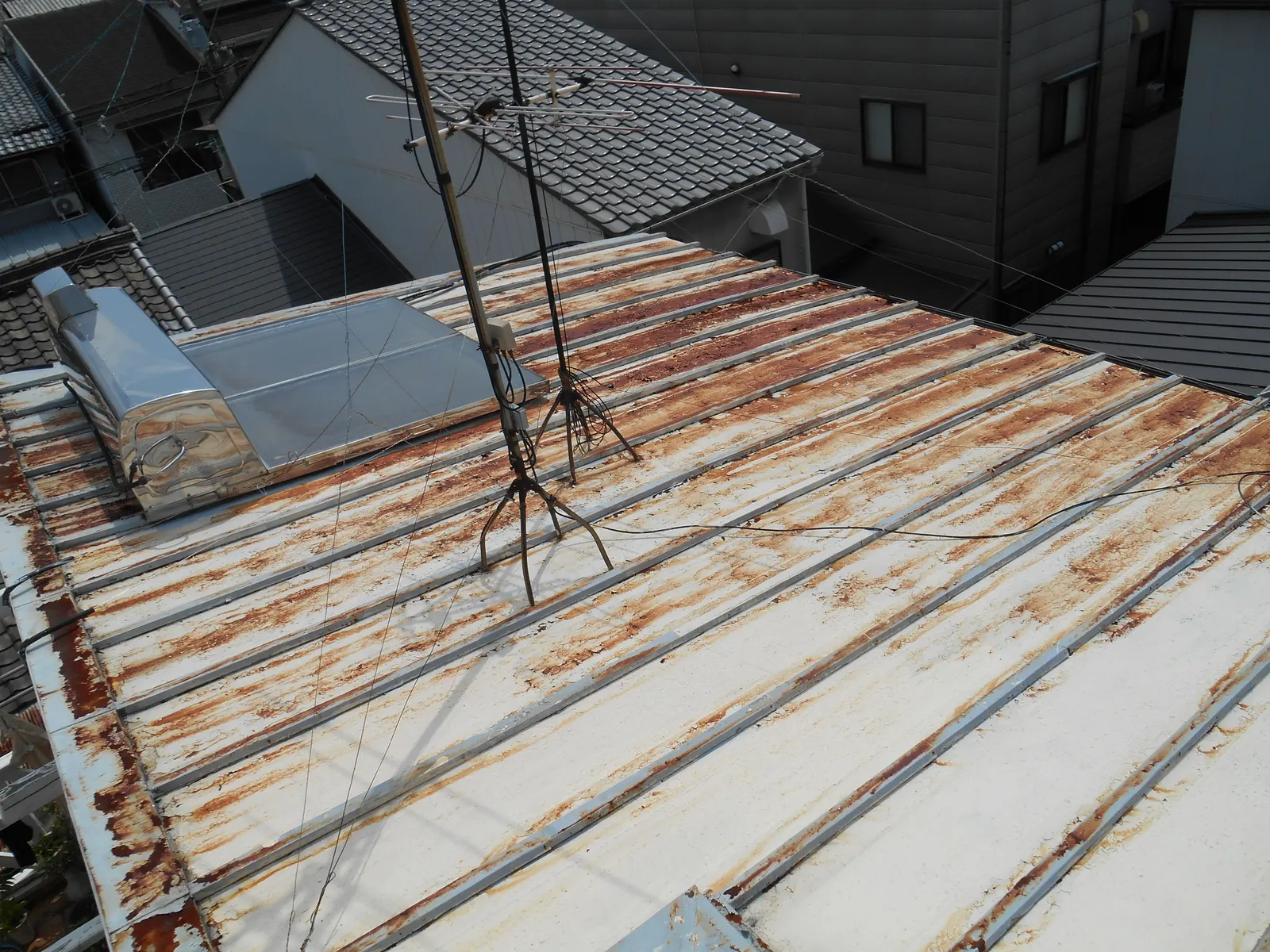 大阪市淀川区 T様邸の屋根塗装工事・施工前の写真3